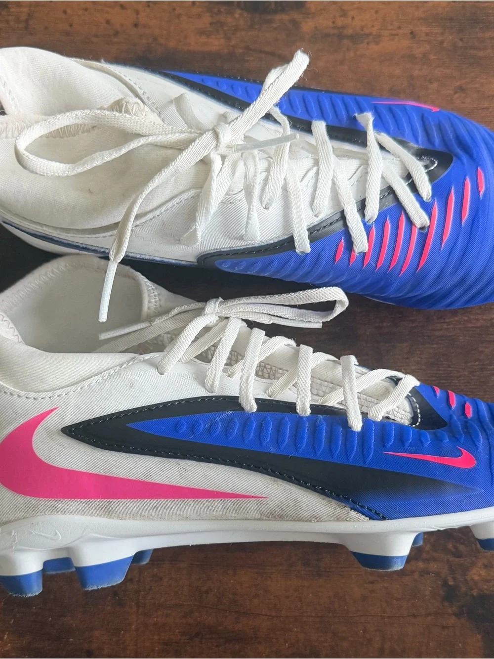 Nike Phantom Youth Soccer Cleats Size 5 – Blue Pink White